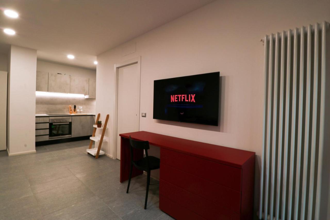 Hosting Studio - 1 Sondrio Extérieur photo